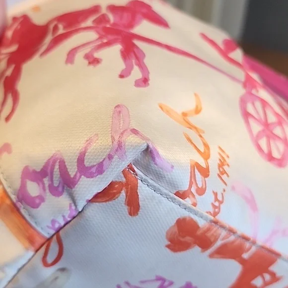 Coach Horse and Carriage Pink 1941 Shoulder Bag - Picture 6 of 16